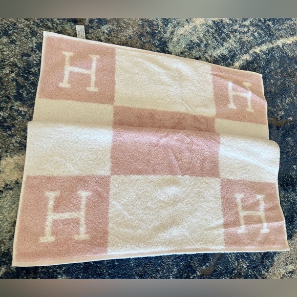 NWOT $220 Hermes Rose Lilas Pink White Towel jacquard terry 100% cotton dust bag - Picture 7 of 16